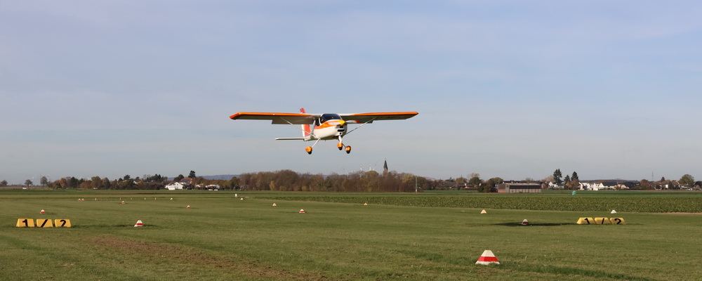 Landung auf der Graspiste