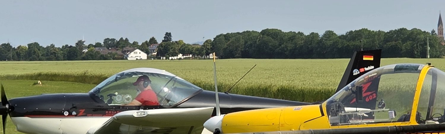 Zwei Vereinsmaschinen vor dem Start